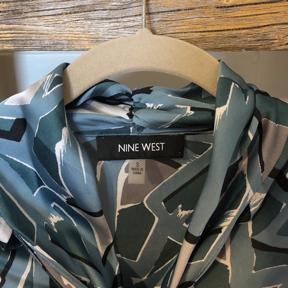 NINE WEST Blue & Silver Sleeveless Blouse - Picture 3 of 7